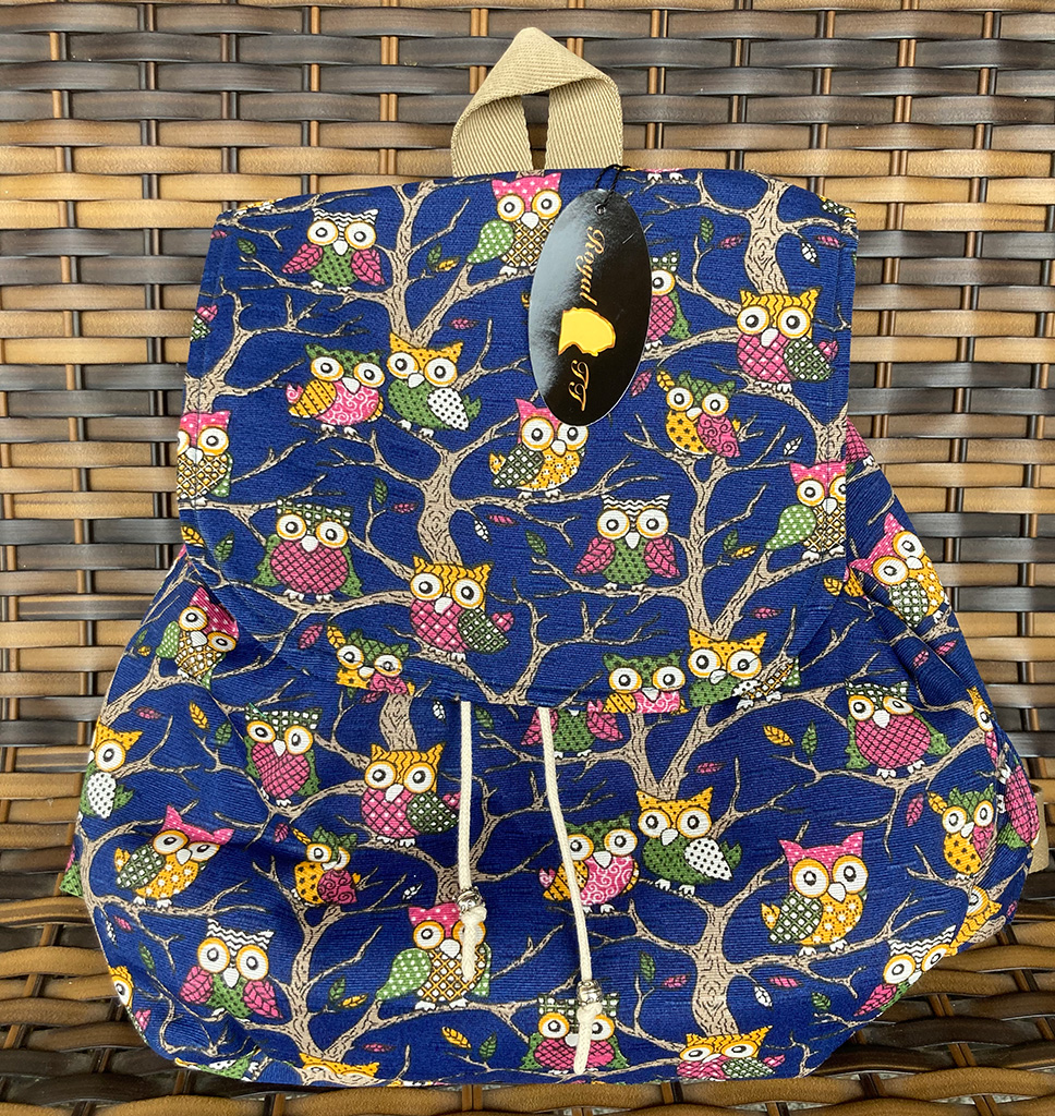 Mochila Feminina em Tecido com Textura e Estampa de Corujas