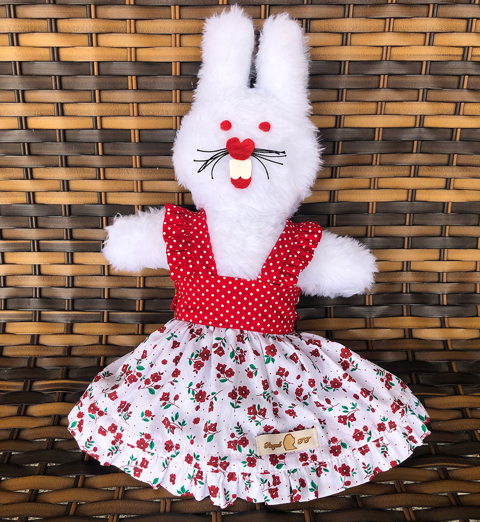 Coelhinha de Pelúcia Bunny Vestido Floral e Poás