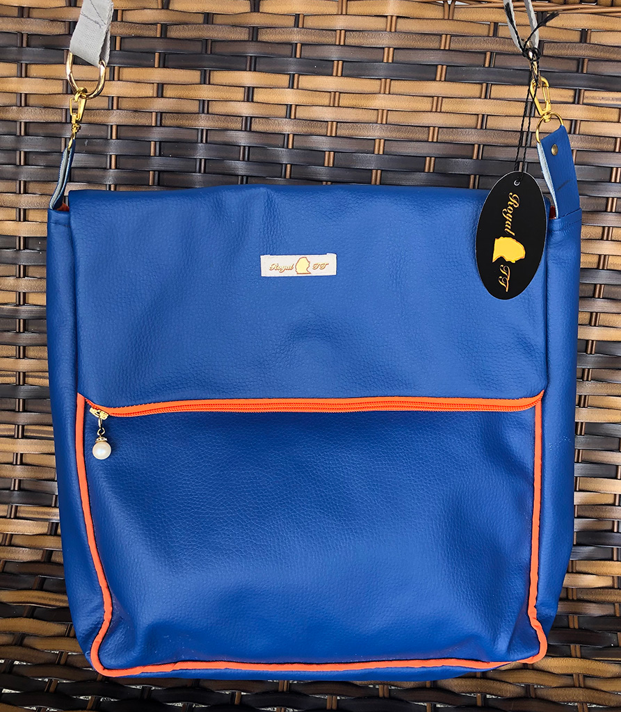 Bolsa Transversal Corino Azul Fechamento em Aba